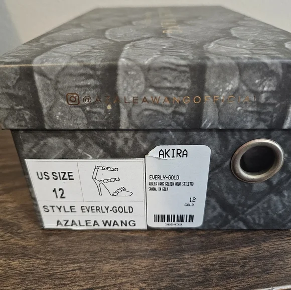 Azalea Wang "Everly" Gold 12M Heels - Picture 3 of 8